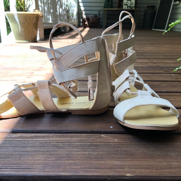 Wet seal sandals - Picture 2 of 3